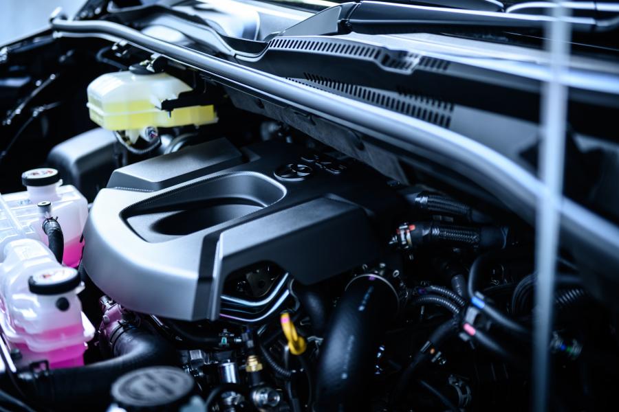 Моторный отсек Toyota GranAce Premium 2019 года  (фото 16 из 26)